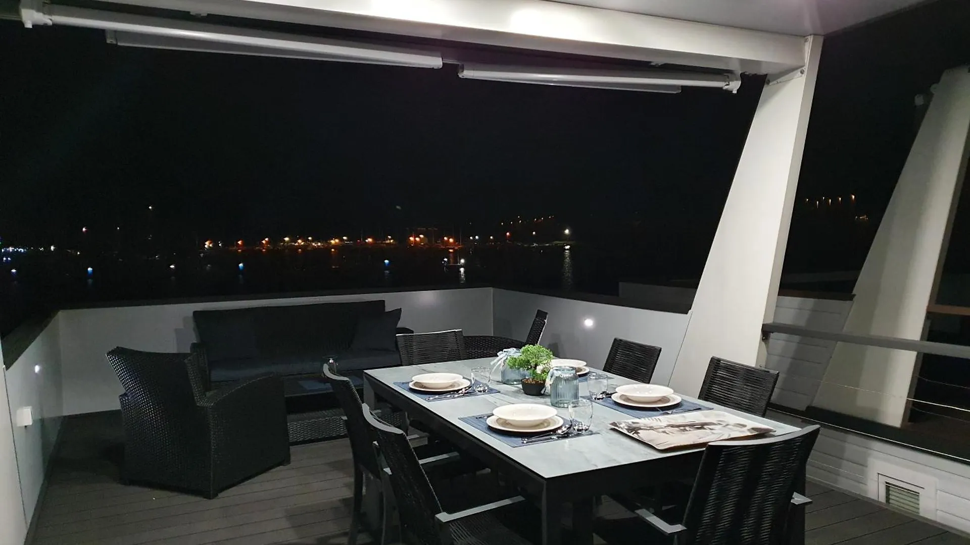 Hotel Floating House Sena Pula 0*,