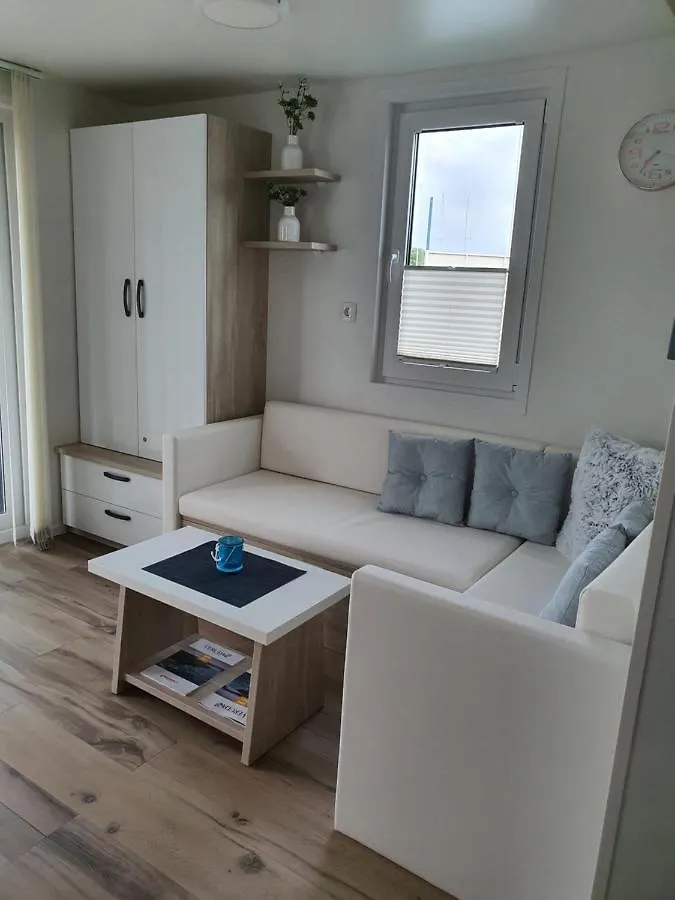ספינת מלון מלון פולה Floating House Sena