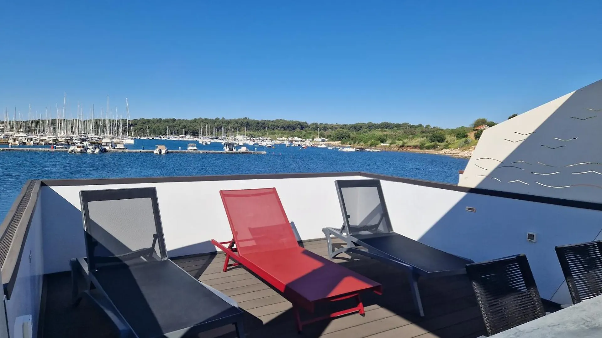 מלון פולה Floating House Sena קרואטיה